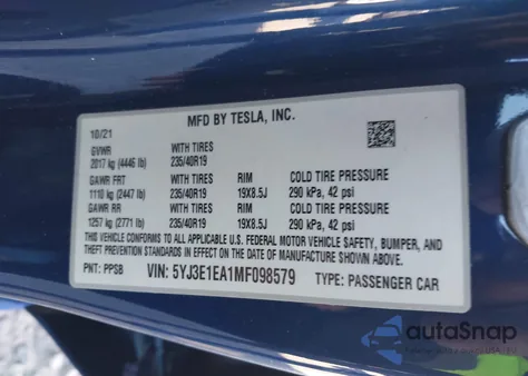 2021 Tesla Model 3 Standard Range Plus Rear-Wheel Drive z USA, uszkodzony, nr VIN 5YJ3E1EA1MF098579